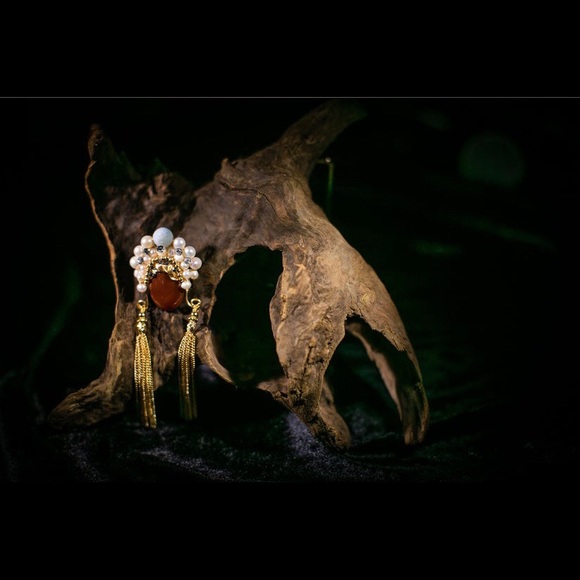 Peking Opera Pear and Gold necklace brooch - Picture 1 of 3